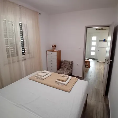 Apartment Vrzic *